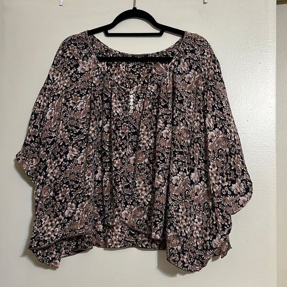 Tolani floral top - Picture 1 of 4